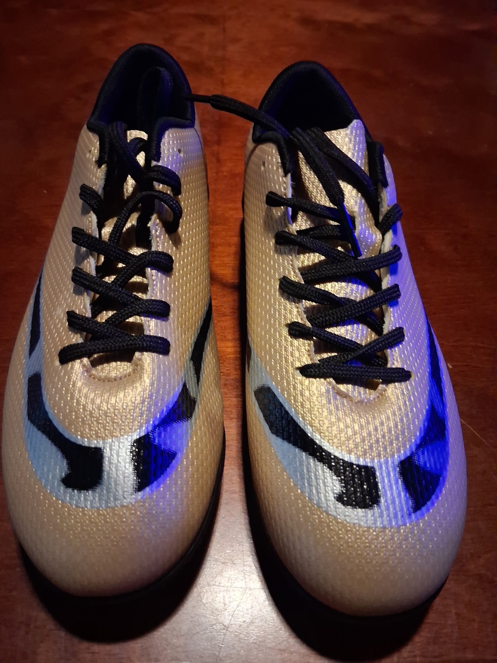 Light Gold Soccer Cleats with Black Accents Big Kids Sz 5 New